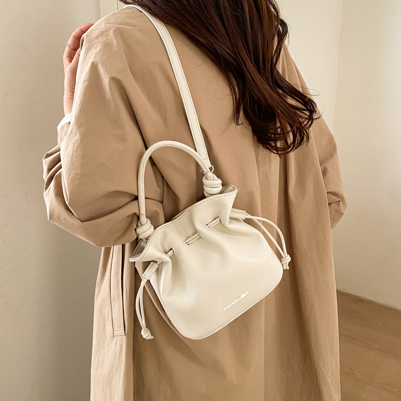 Bolsa Tiracolo Feminina de Cou - Luxury Bags Office avaliação e preço