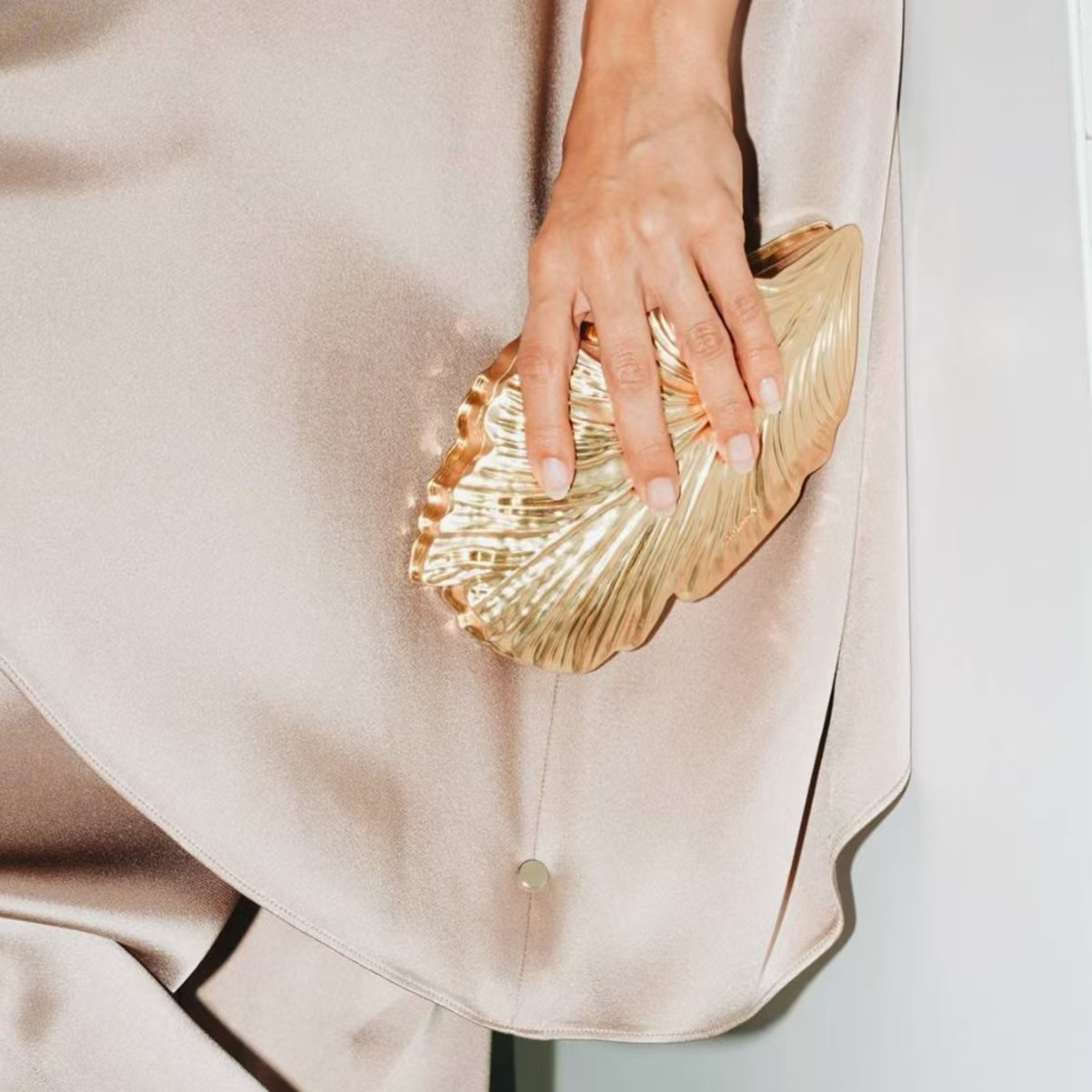 Bolsa de Mão de Luxo Dourada e - Luxury Bags Gold avaliação e preço
